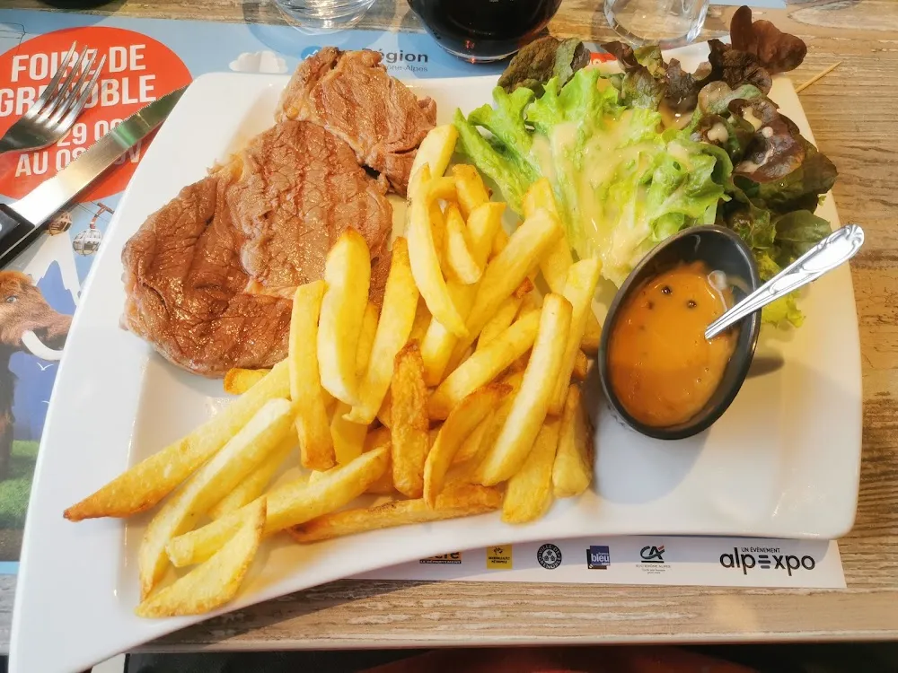 Entrecôte Grillée Frites Maison